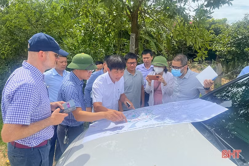 Đoàn công tác ADB khảo sát các hạng mục dự án tại TP Hà Tĩnh