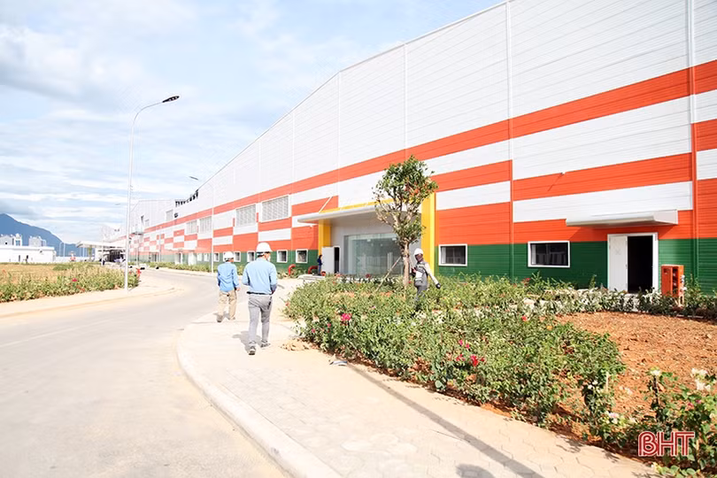 Thi công “thần tốc”, nhà máy sản xuất pin hơn 4.000 tỷ đồng ở Hà Tĩnh sắp cán đích