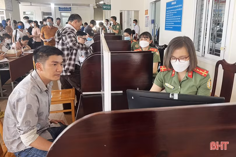 Cấp hơn 300 hộ chiếu mẫu mới cho công dân Hà Tĩnh