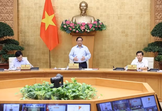 Phấn đấu tăng trưởng kinh tế năm 2022 đạt 7%, vượt mục tiêu được giao