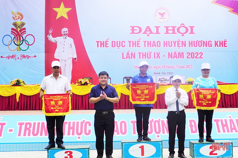 Hơn 500 vận động viên tham gia Đại hội Thể dục Thể thao huyện Hương Khê lần thứ IX