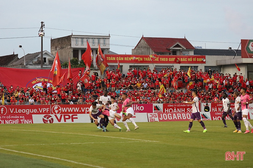 Hồng Lĩnh Hà Tĩnh thắng Bình Dương 3-1, leo lên vị trí thứ 4 ảnh 11 Hồng Lĩnh Hà Tĩnh thắng Bình Dương 3-1, leo lên vị trí thứ 4