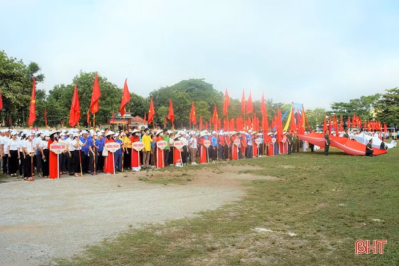 Hơn 500 vận động viên tham gia Đại hội Thể dục Thể thao huyện Hương Khê lần thứ IX