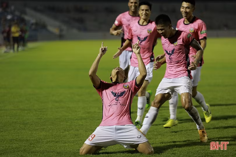 Động lực lớn của Hồng Lĩnh Hà Tĩnh trước trận derby xứ Nghệ