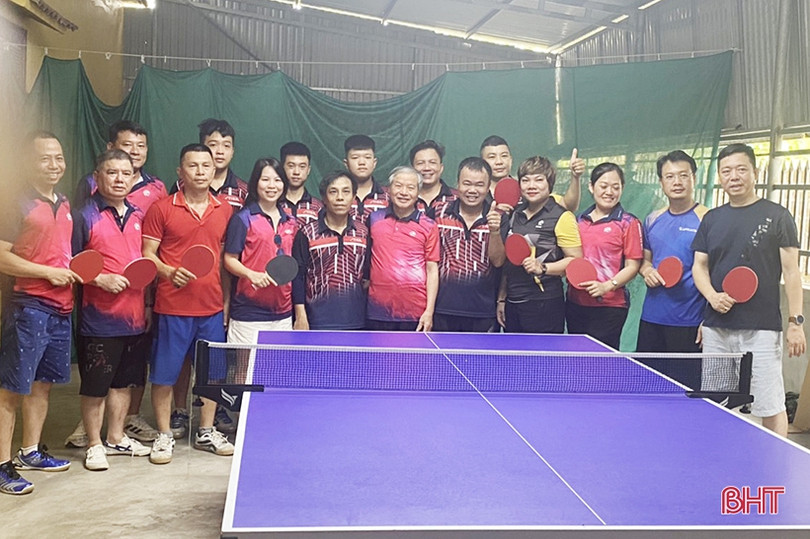 Các VĐV bứt phá trong ngày đầu thi đấu Giải Bóng bàn các CLB mở rộng Báo Hà Tĩnh