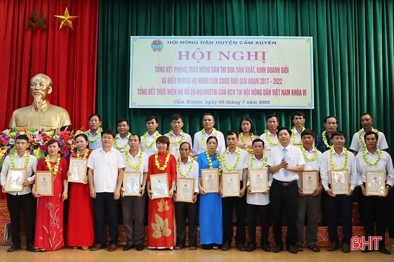 Cẩm Xuyên vinh danh 83 nông dân sản xuất, kinh doanh giỏi
