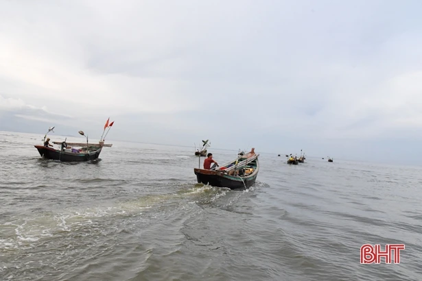 Ngư dân Hà Tĩnh vượt khó, đánh bắt gần 18.000 tấn hải sản