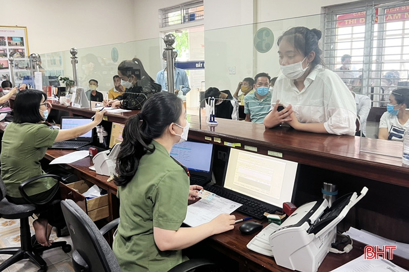 Cấp hơn 300 hộ chiếu mẫu mới cho công dân Hà Tĩnh