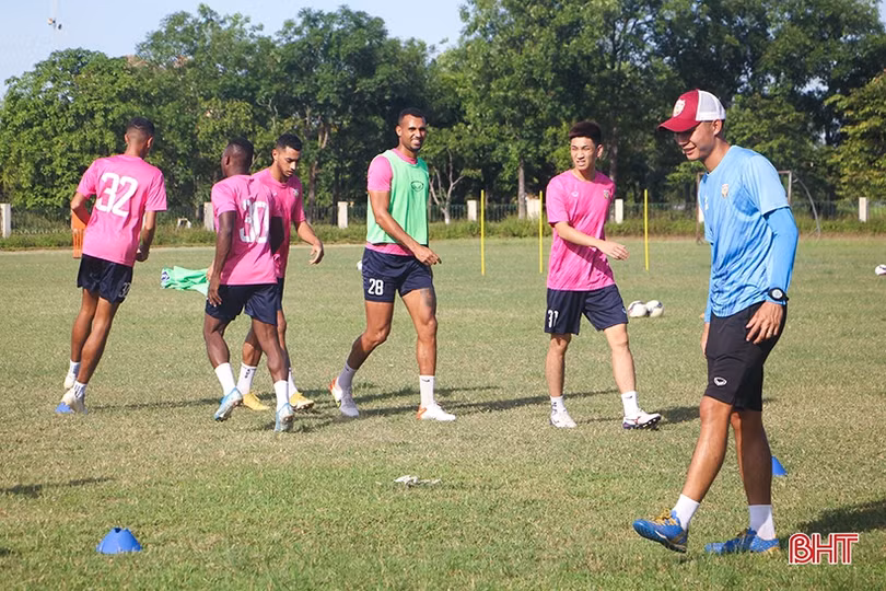 Hồng Lĩnh Hà Tĩnh - Viettel 19h15 tối nay: Vượt “ải” trên sân Hàng Đẫy!