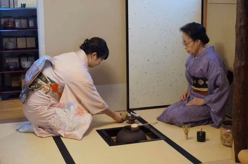 Nơi khách uống trà bằng những chiếc bát 25.000 USD