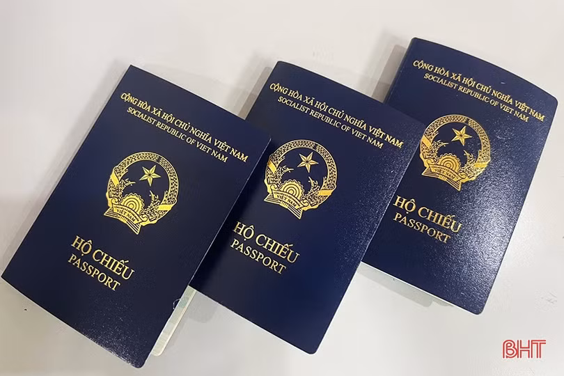 Cấp hơn 300 hộ chiếu mẫu mới cho công dân Hà Tĩnh