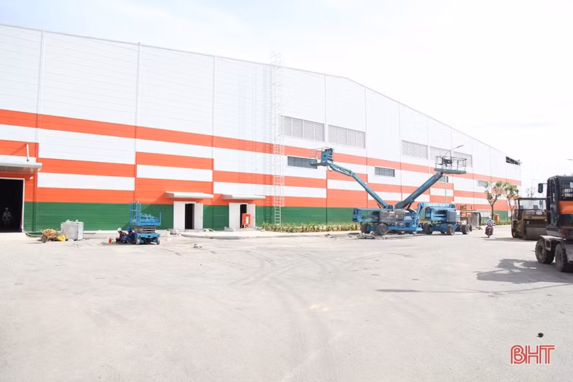 Thi công “thần tốc”, nhà máy sản xuất pin hơn 4.000 tỷ đồng ở Hà Tĩnh sắp cán đích