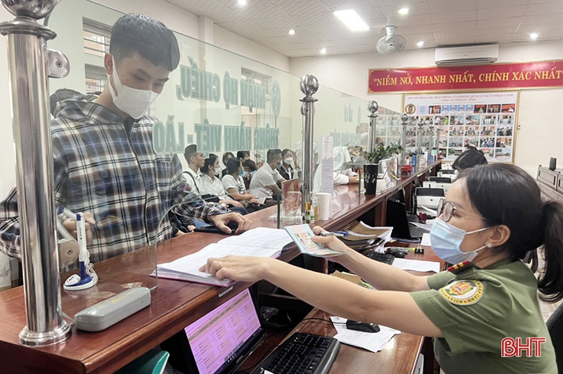 Cấp hơn 300 hộ chiếu mẫu mới cho công dân Hà Tĩnh