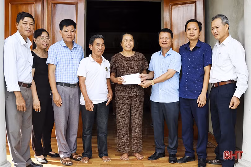 Đức Thọ hỗ trợ nhiều gia đình người có công, hoàn cảnh khó khăn sửa chữa nhà ở