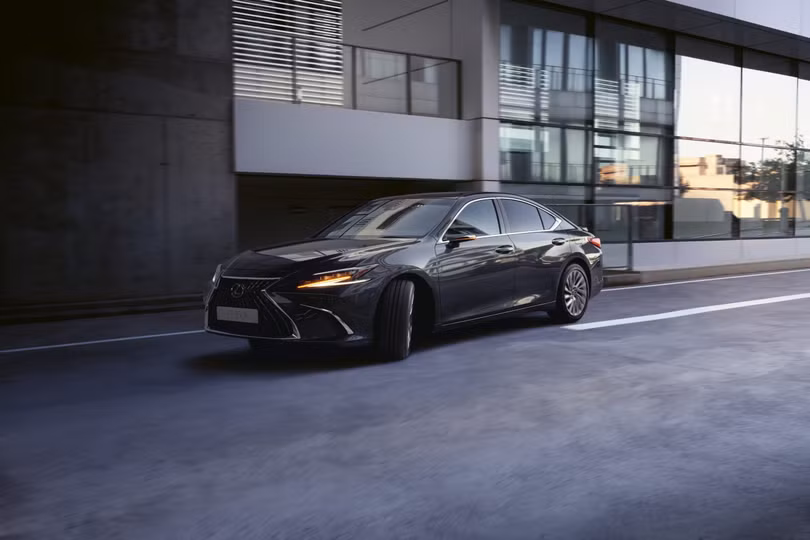 Lexus ES 2023 ra mắt, nâng cấp công nghệ