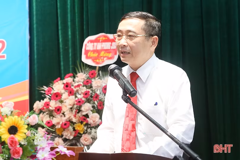 Trường Đại học Hà Tĩnh trao bằng tốt nghiệp cho 282 sinh viên