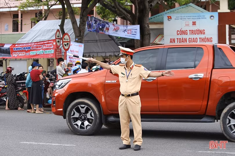 Hơn 16.800 thí sinh Hà Tĩnh làm bài thi tổ hợp Khoa học tự nhiên và Khoa học xã hội