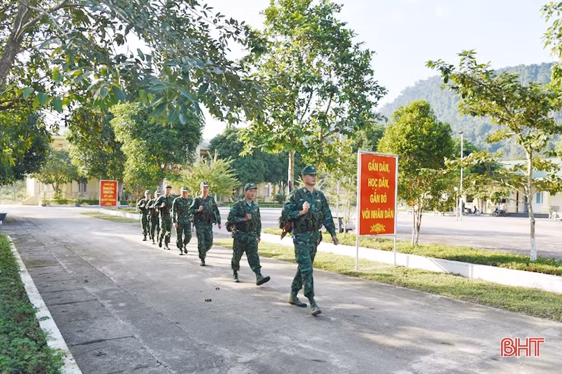 Theo chân bộ đội biên phòng tuần tra nơi miền biên viễn