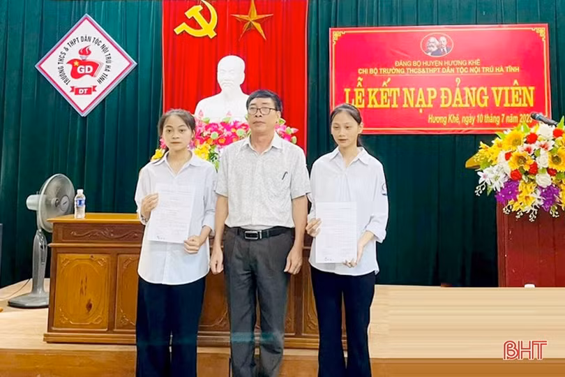 Cựu học sinh trường dân tộc nội trú Hà Tĩnh được tuyên dương xuất sắc toàn quốc