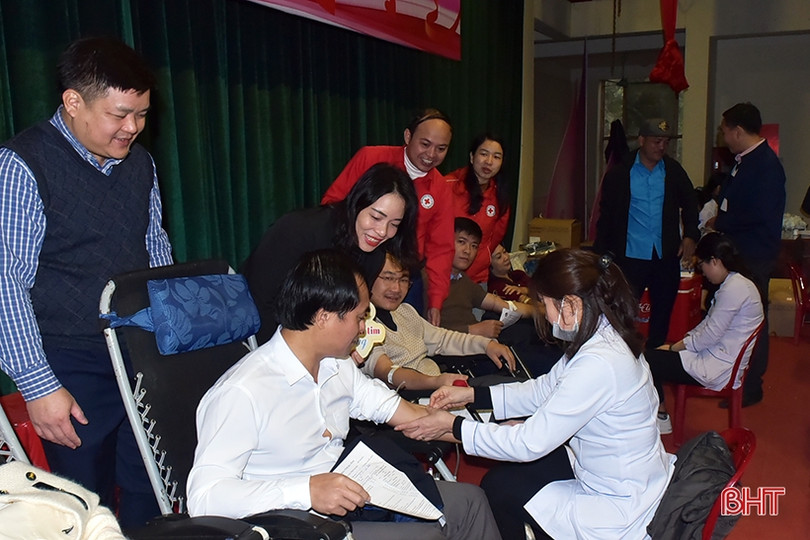 Ngày hội hiến máu tình nguyện ở Hương Khê thu về 282 đơn vị máu