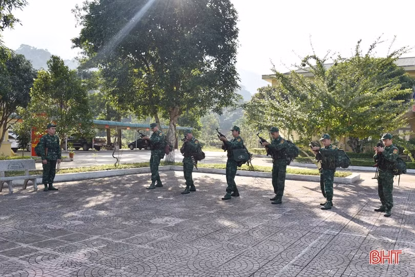 Theo chân bộ đội biên phòng tuần tra nơi miền biên viễn