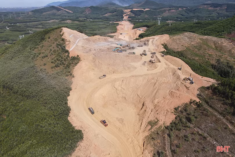 Hà Tĩnh triển khai hiệu quả công tác giải phóng mặt bằng dự án cao tốc Bắc - Nam