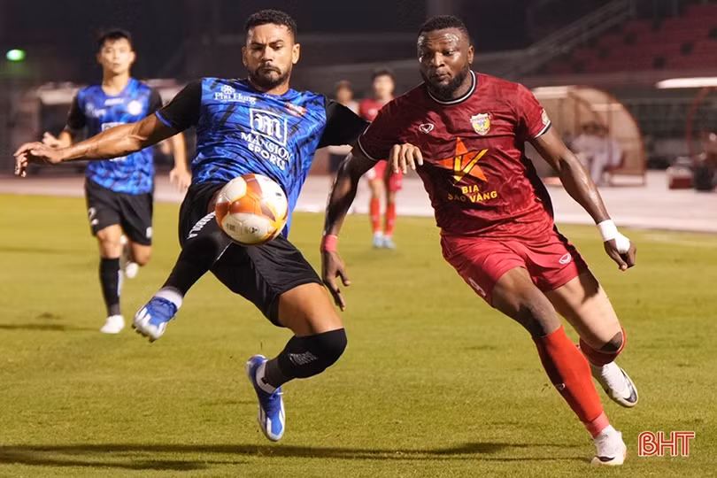 Hồng Lĩnh Hà Tĩnh có chiến thắng đầu tiên của mùa giải
