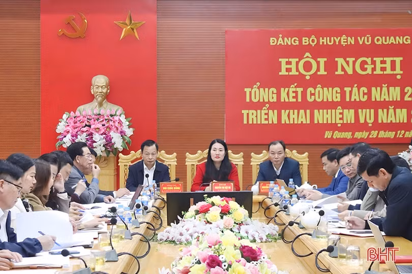 Tăng cường công tác xây dựng Đảng và hệ thống chính trị trong sạch, vững mạnh