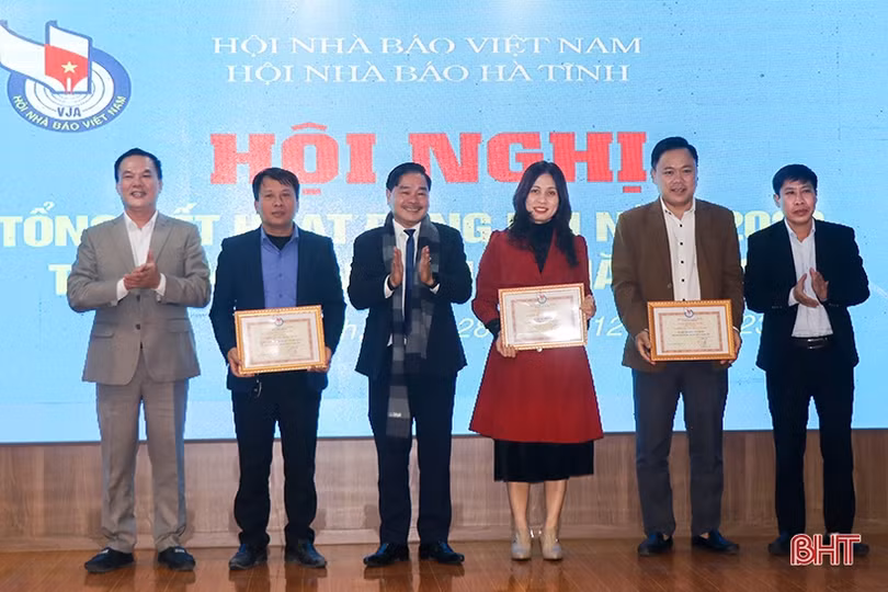 Phát huy sức mạnh đoàn kết, xây dựng Hội Nhà báo Hà Tĩnh ngày càng vững mạnh