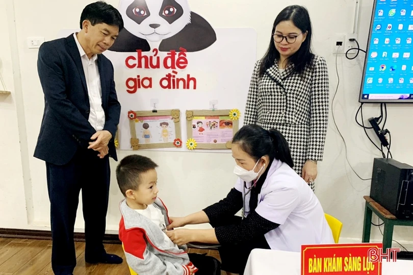 Hà Tĩnh triển khai an toàn chiến dịch uống vitamin A liều cao cho trẻ