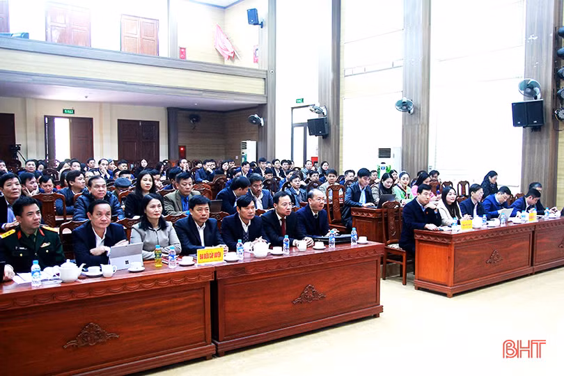 Tăng cường công tác xây dựng Đảng và hệ thống chính trị trong sạch, vững mạnh