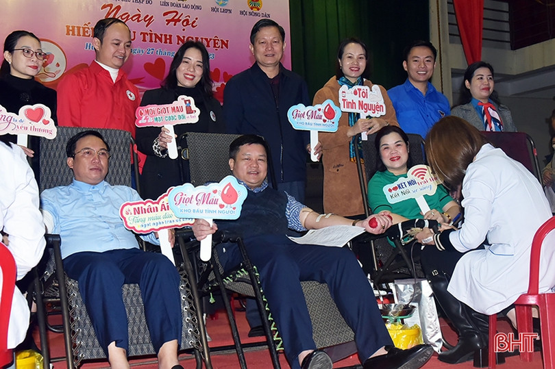 Ngày hội hiến máu tình nguyện ở Hương Khê thu về 282 đơn vị máu