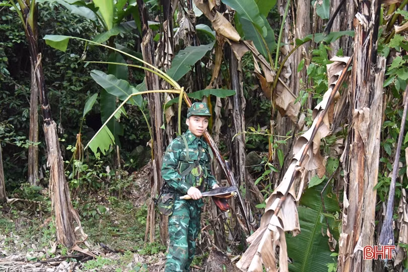 Theo chân bộ đội biên phòng tuần tra nơi miền biên viễn