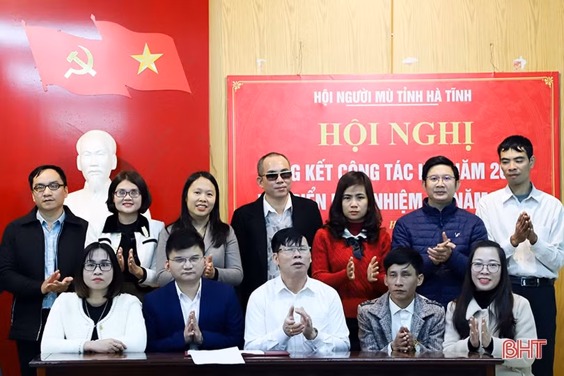 Huy động gần 4,7 tỷ đồng hỗ trợ người mù ở Hà Tĩnh