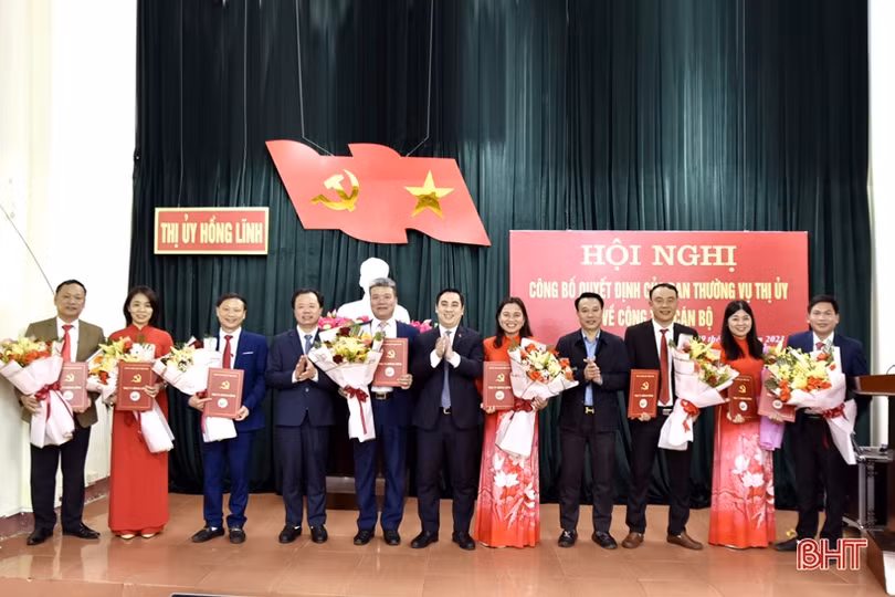 Điều động, bổ nhiệm, luân chuyển nhiều cán bộ chủ chốt ở TX Hồng Lĩnh