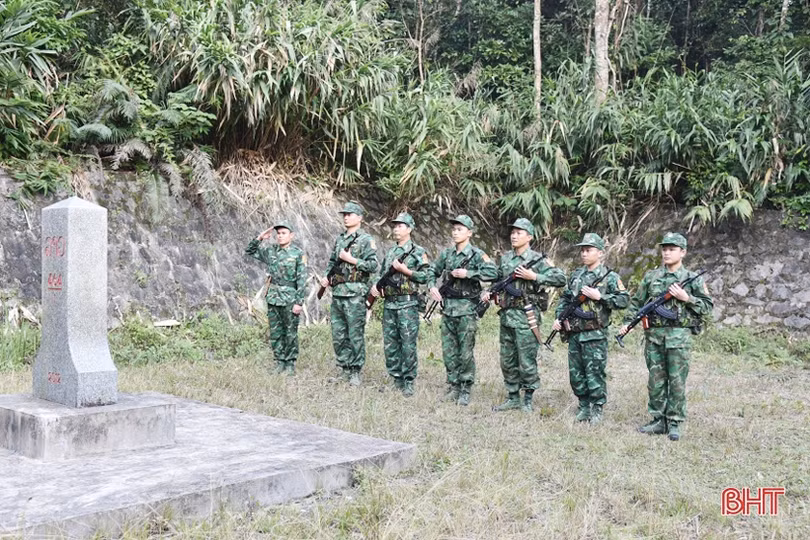 Theo chân bộ đội biên phòng tuần tra nơi miền biên viễn