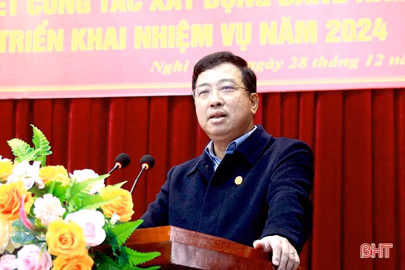 Tăng cường công tác xây dựng Đảng và hệ thống chính trị trong sạch, vững mạnh