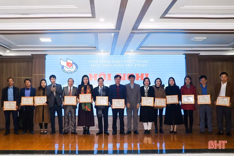 Phát huy sức mạnh đoàn kết, xây dựng Hội Nhà báo Hà Tĩnh ngày càng vững mạnh