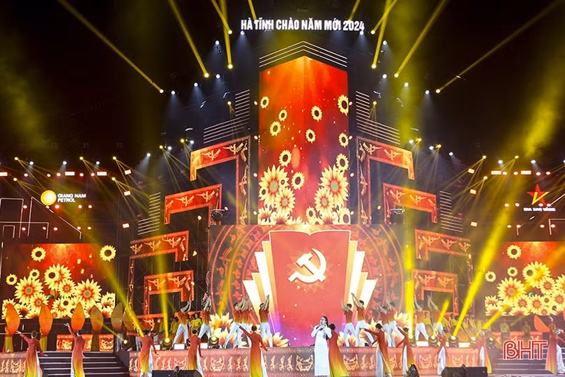 “Năm mới nhiều ước vọng, chờ mong...”