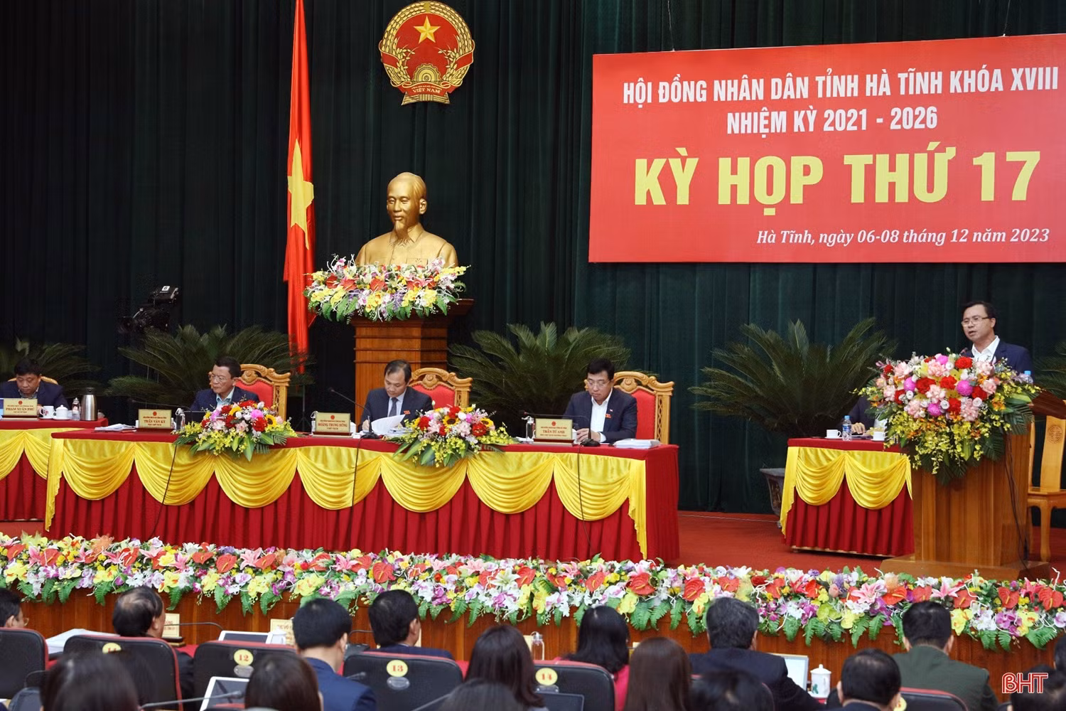 Kỳ họp thứ 17: Đại biểu chất vấn nhiều vấn đề lĩnh vực kinh tế ảnh 8 Kỳ họp thứ 17: Đại biểu chất vấn nhiều vấn đề lĩnh vực kinh tế