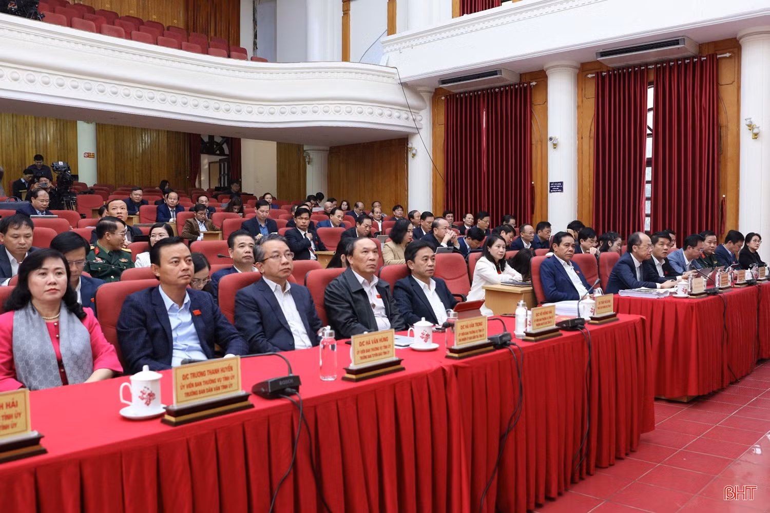 Kỳ họp thứ 17: Đại biểu chất vấn nhiều vấn đề lĩnh vực kinh tế