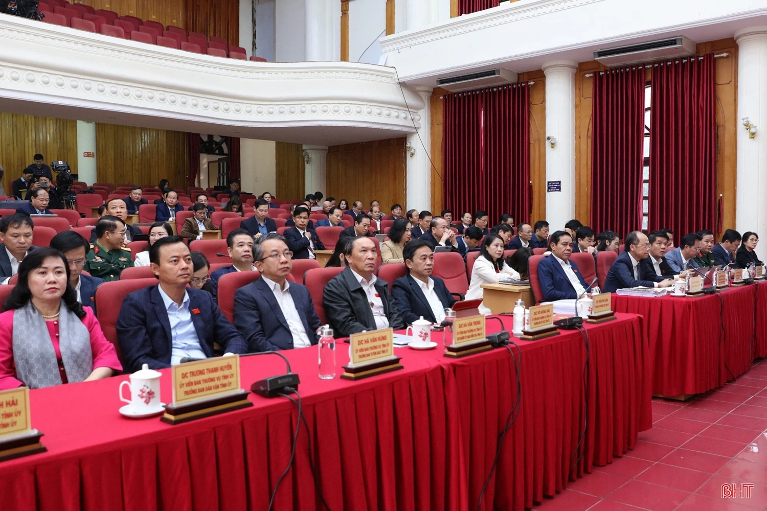 Kỳ họp thứ 17: Đại biểu chất vấn nhiều vấn đề lĩnh vực kinh tế