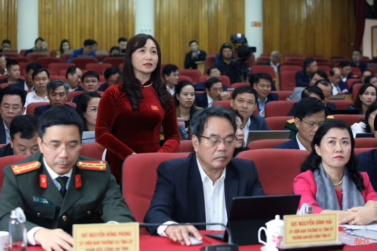 Kỳ họp thứ 17: Đại biểu chất vấn nhiều vấn đề lĩnh vực kinh tế