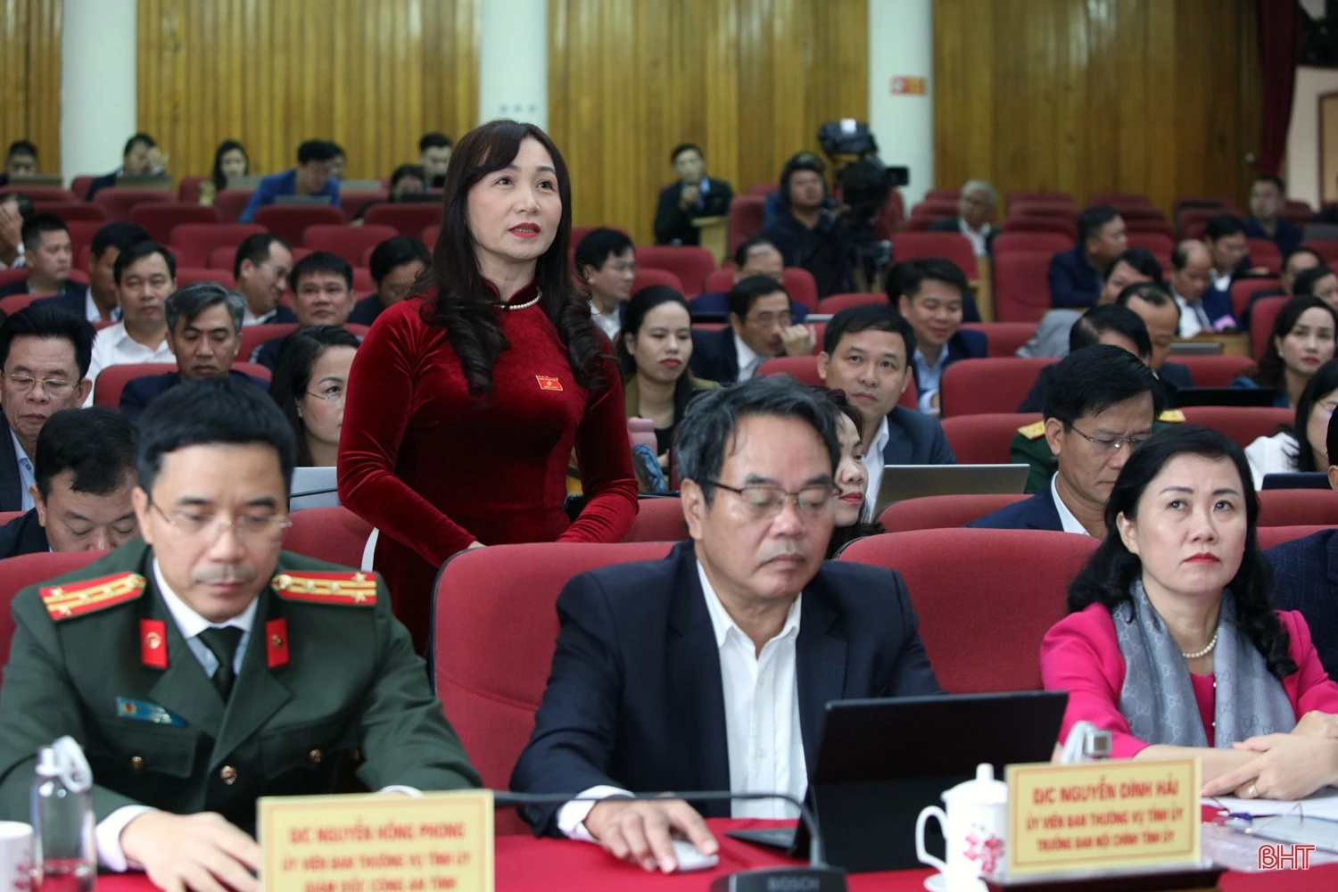 Kỳ họp thứ 17: Đại biểu chất vấn nhiều vấn đề lĩnh vực kinh tế