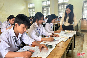 Xét thăng hạng chức danh nghề nghiệp cho giáo viên: Niềm vui chạm tay, băn khoăn vẫn còn