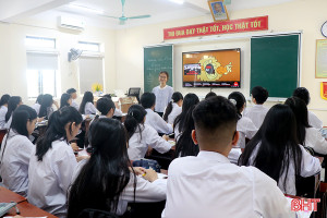 Đặc cách công nhận 20 học sinh giỏi tỉnh môn tiếng Anh lớp 11