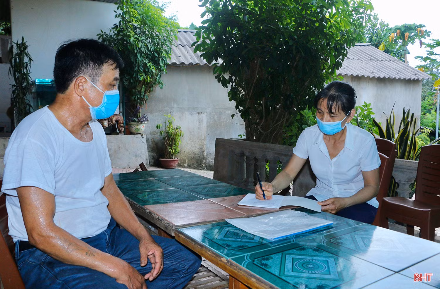 Người phụ nữ miền sơn cước Hà Tĩnh gần 20 năm “gánh” việc làng