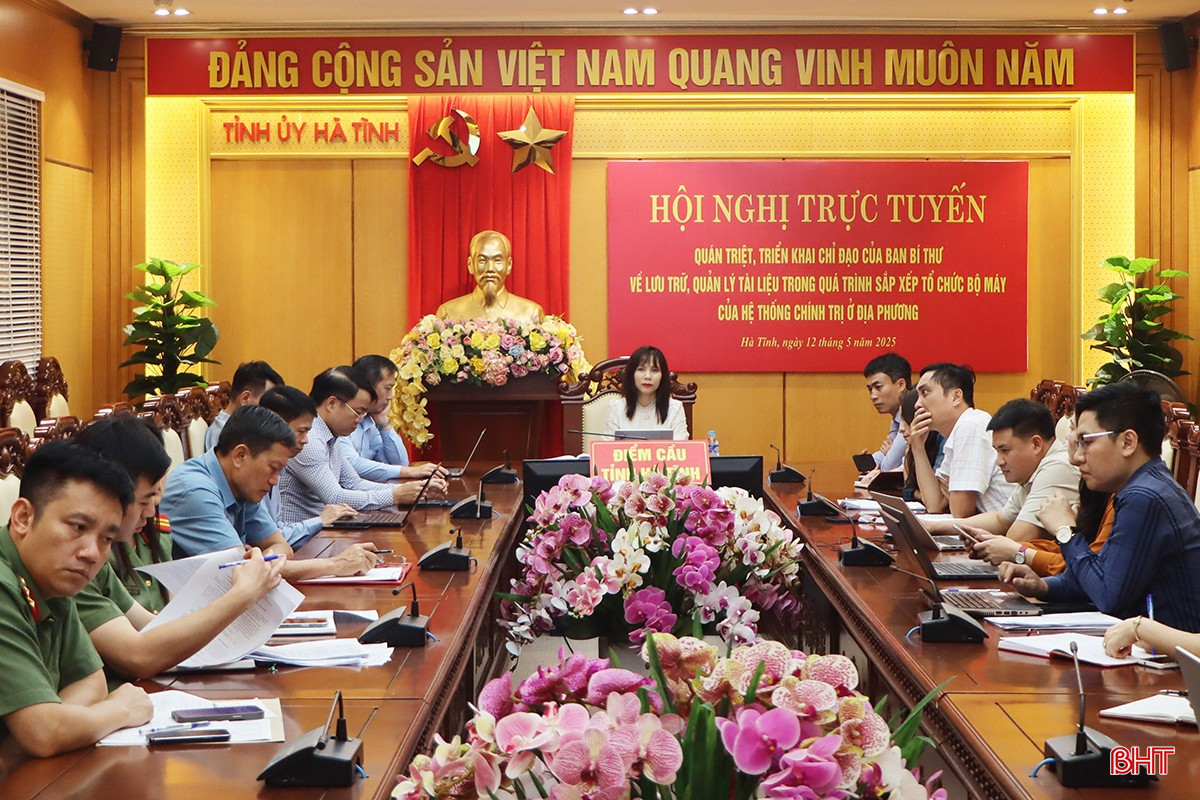 Đại biểu dự hội nghị tại điểm cầu Hà Tĩnh bqbht_br_img-5764-5450.jpg