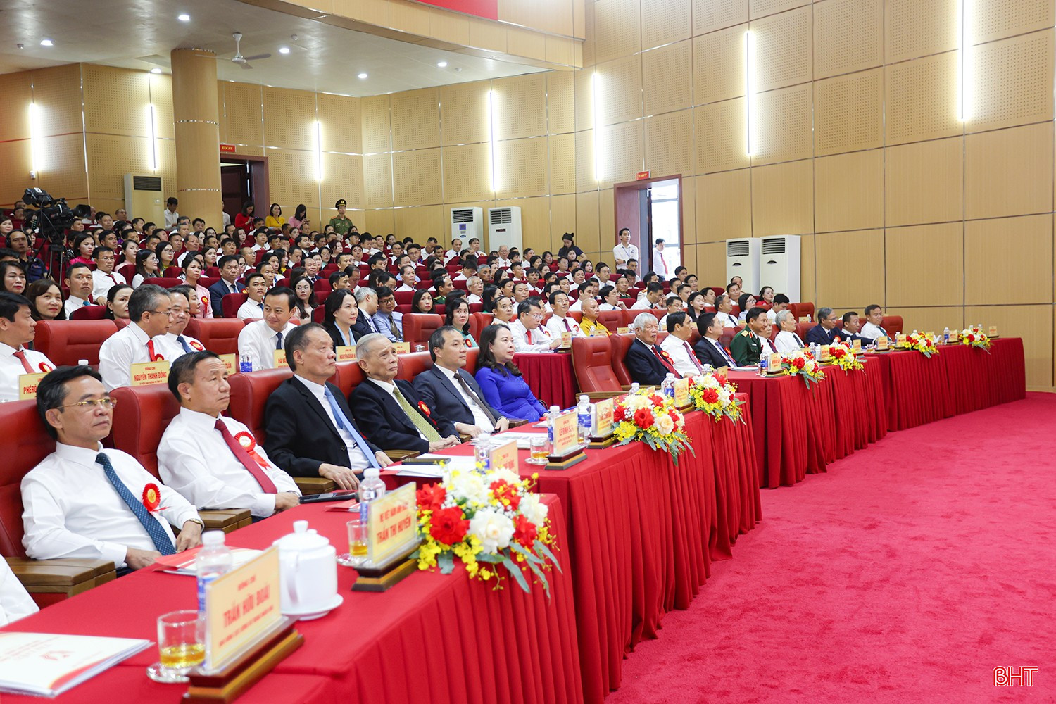 Các đại biểu tham dự đại hội bqbht_br_dai-bieu-to.jpg