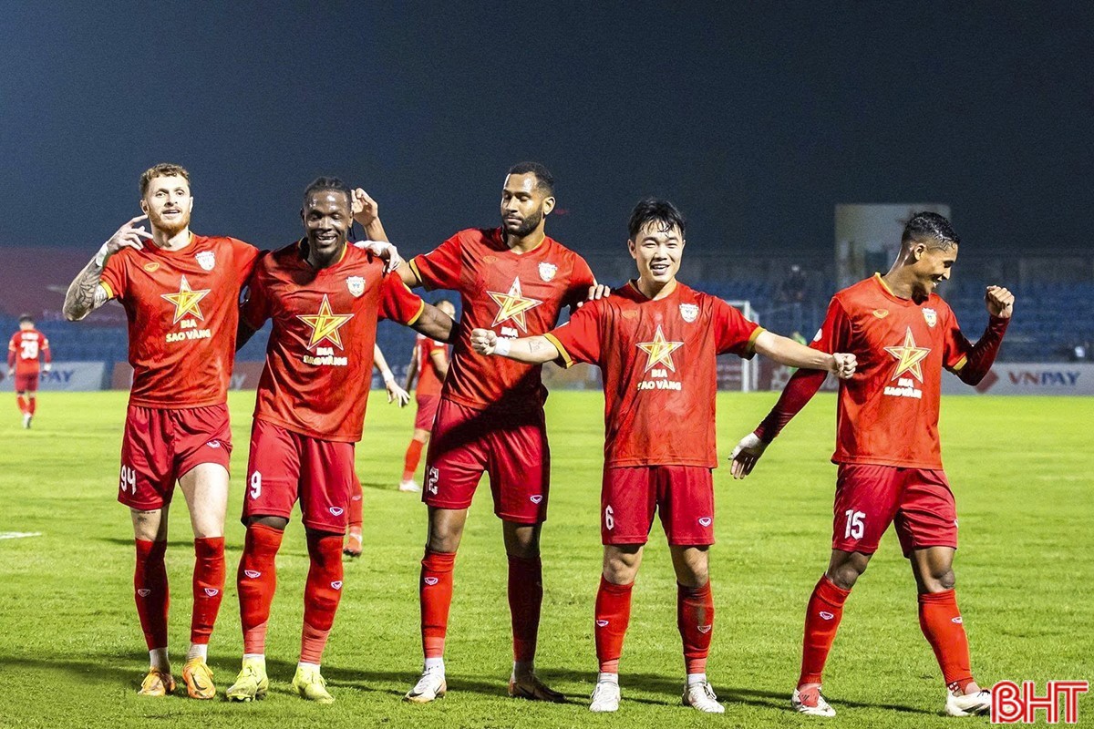 Chàng tiền vệ quê Tuyên Quang đã có nhiều đóng góp để Hồng Lĩnh Hà Tĩnh tạo nên vị trí thứ 5 trên bảng xếp hạng. anh-3.jpg